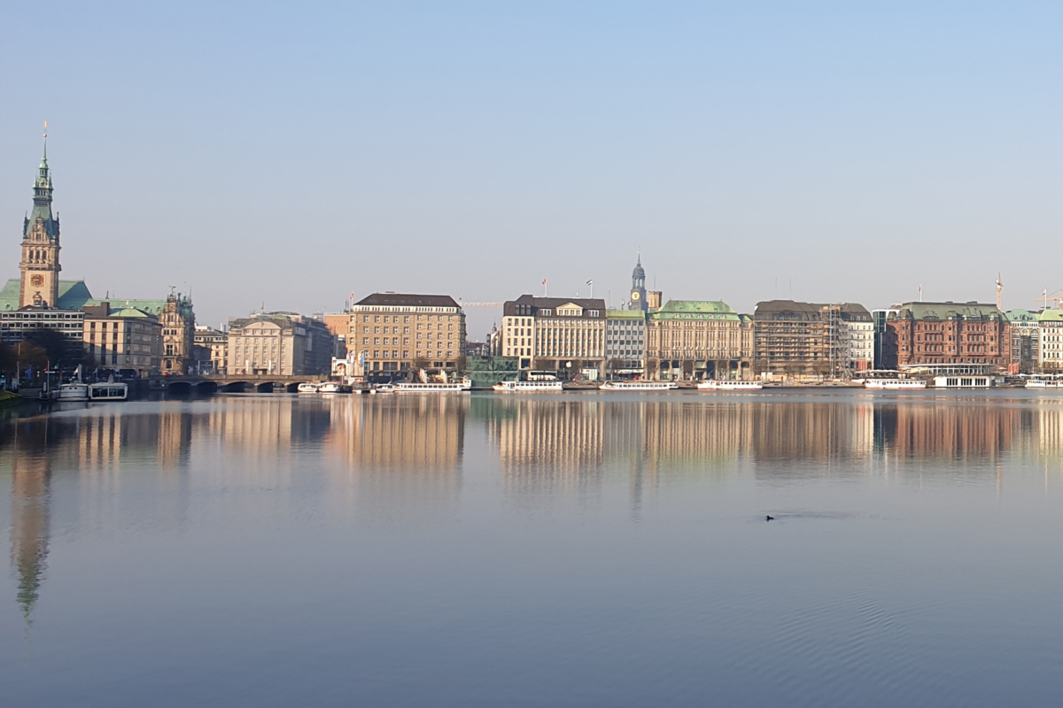 Hamburg - Binnenalster mit Jungfernstieg